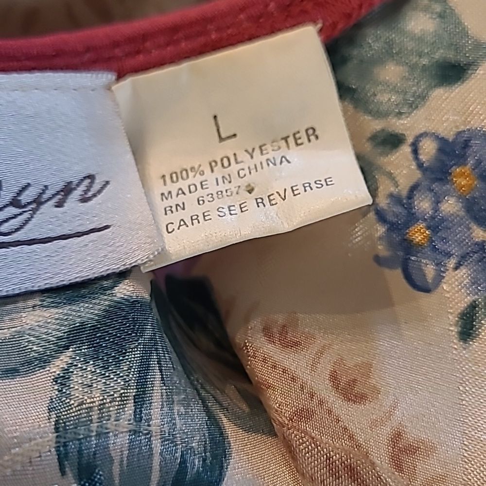 Kathryn  sz L shortie pj's 100% polyester - Picture 5 of 13